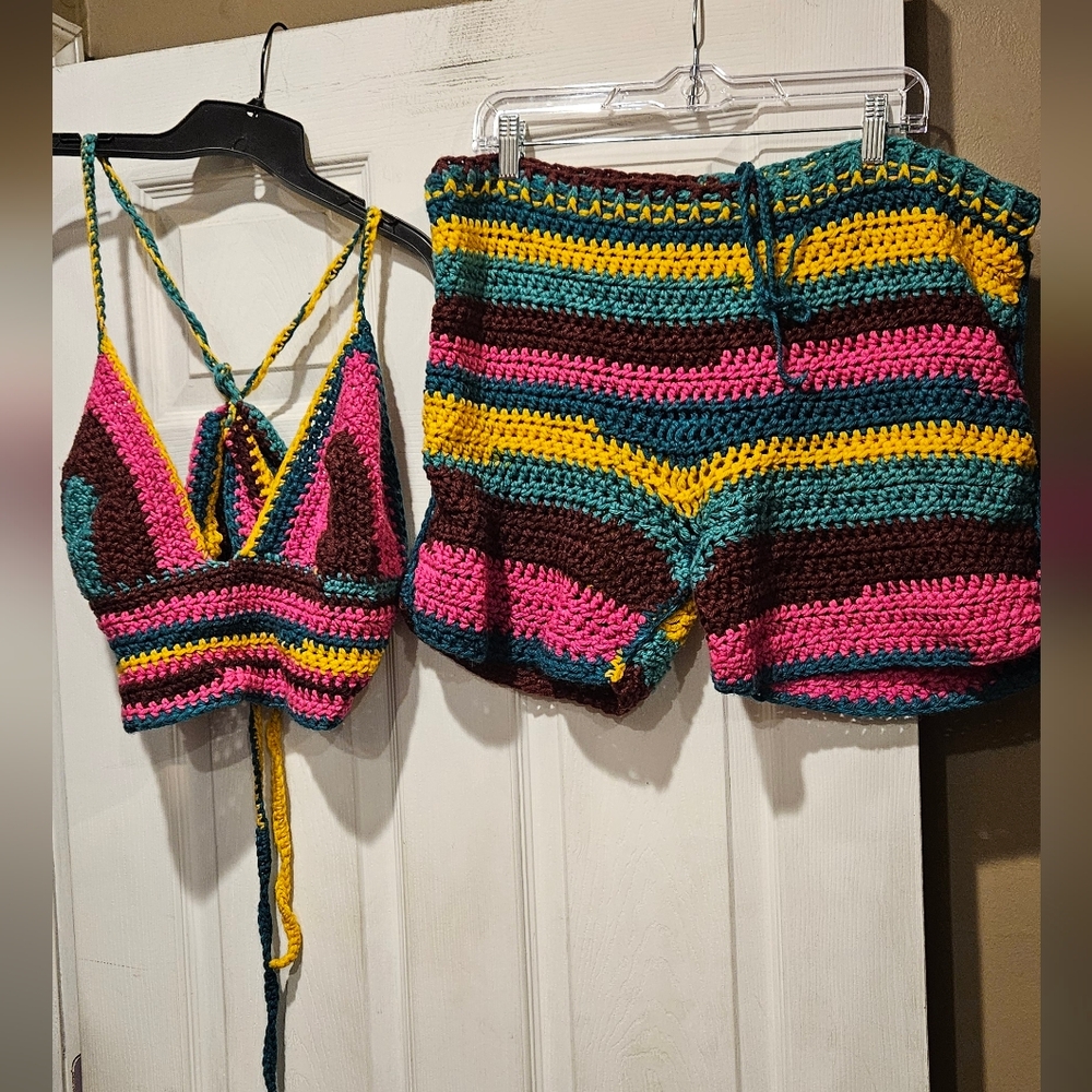 HAND KNITTED SHORT SET